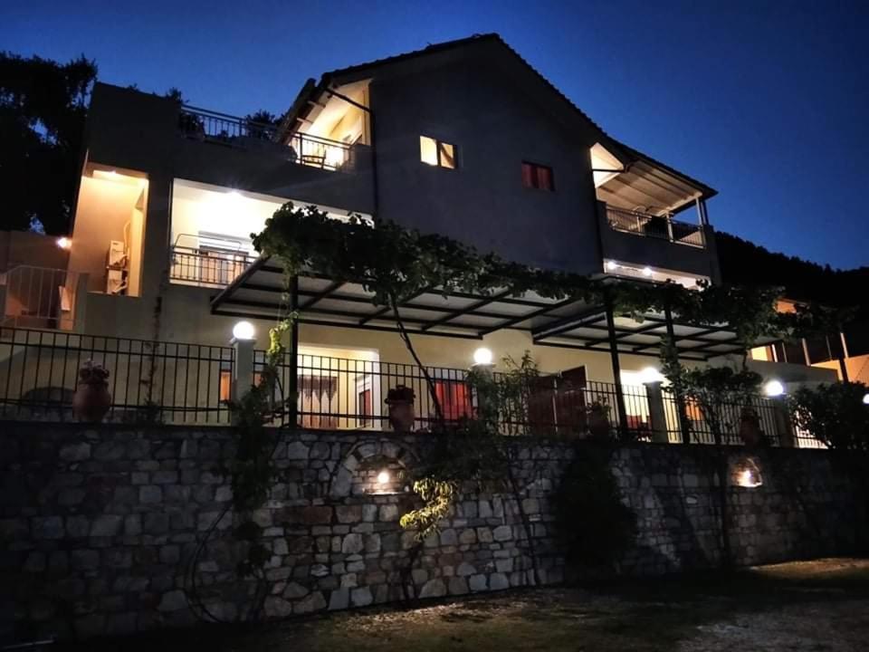 Nestor Apartments 克里斯阿穆迪亚 外观 照片