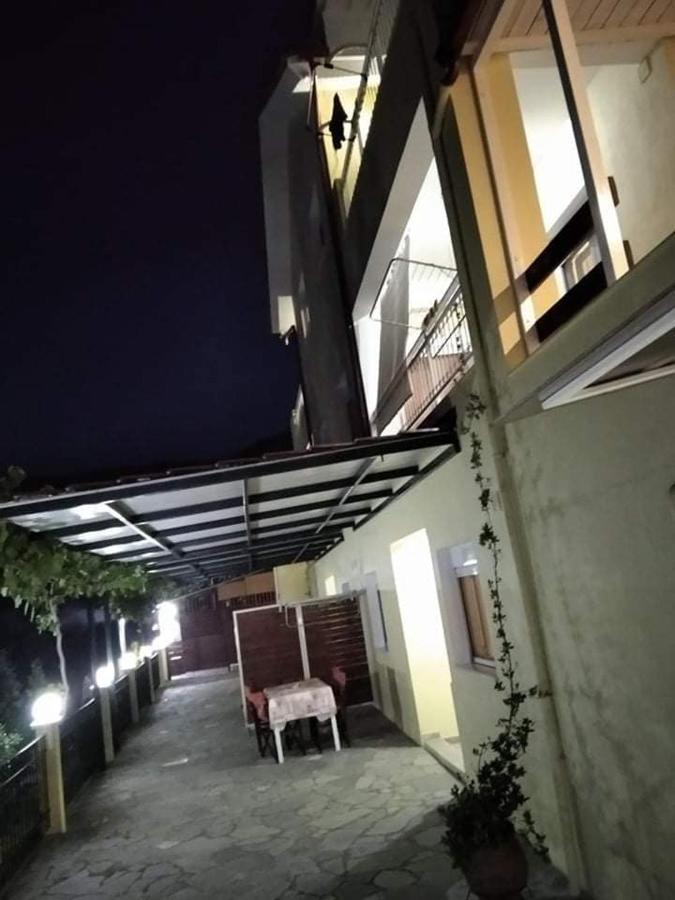 Nestor Apartments 克里斯阿穆迪亚 外观 照片