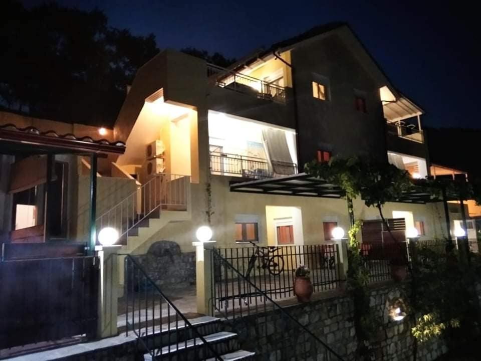 Nestor Apartments 克里斯阿穆迪亚 外观 照片